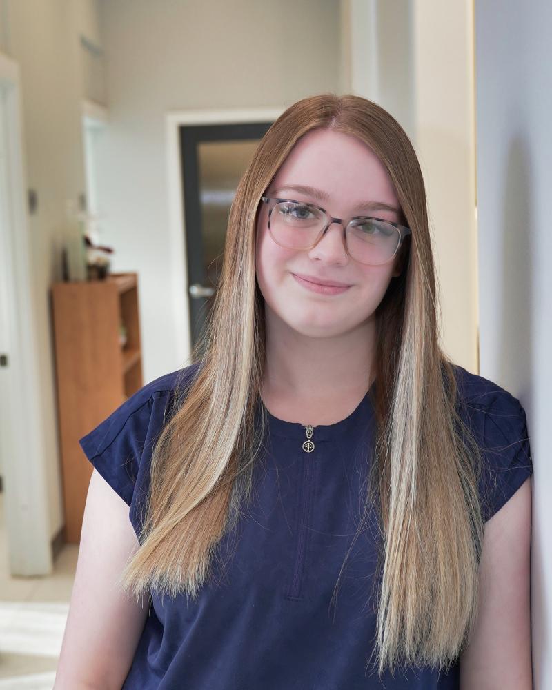 Headshot - Hope Hunka