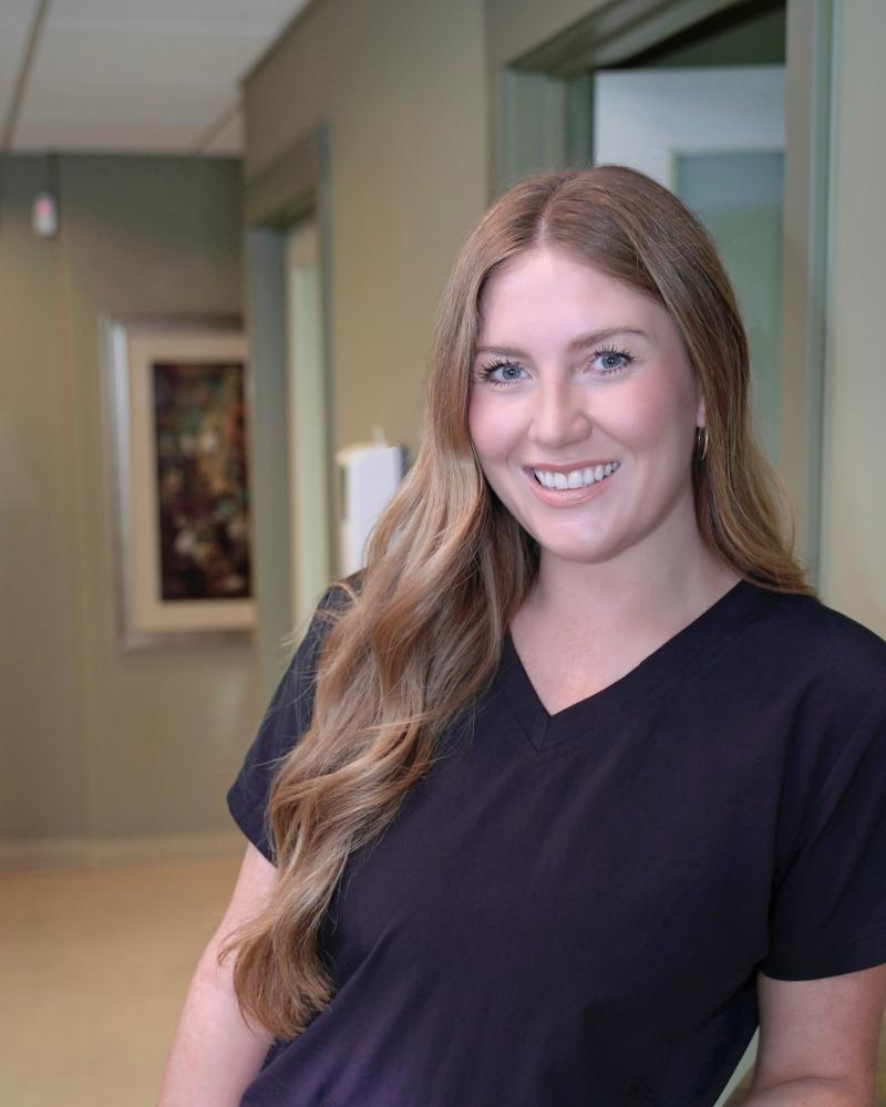 Headshot Lacey Asham